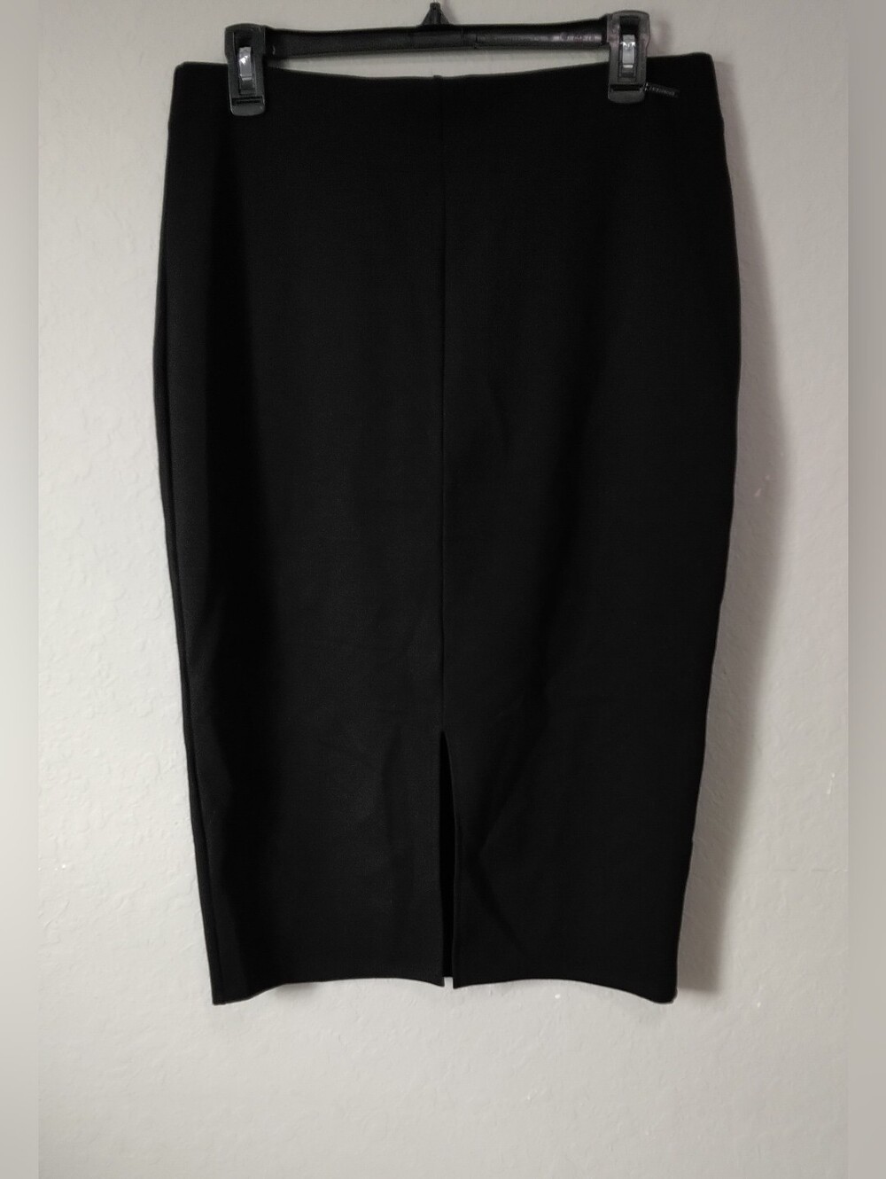 T Tahari Black Pencil Skirt with Back Vent - Picture 4 of 8